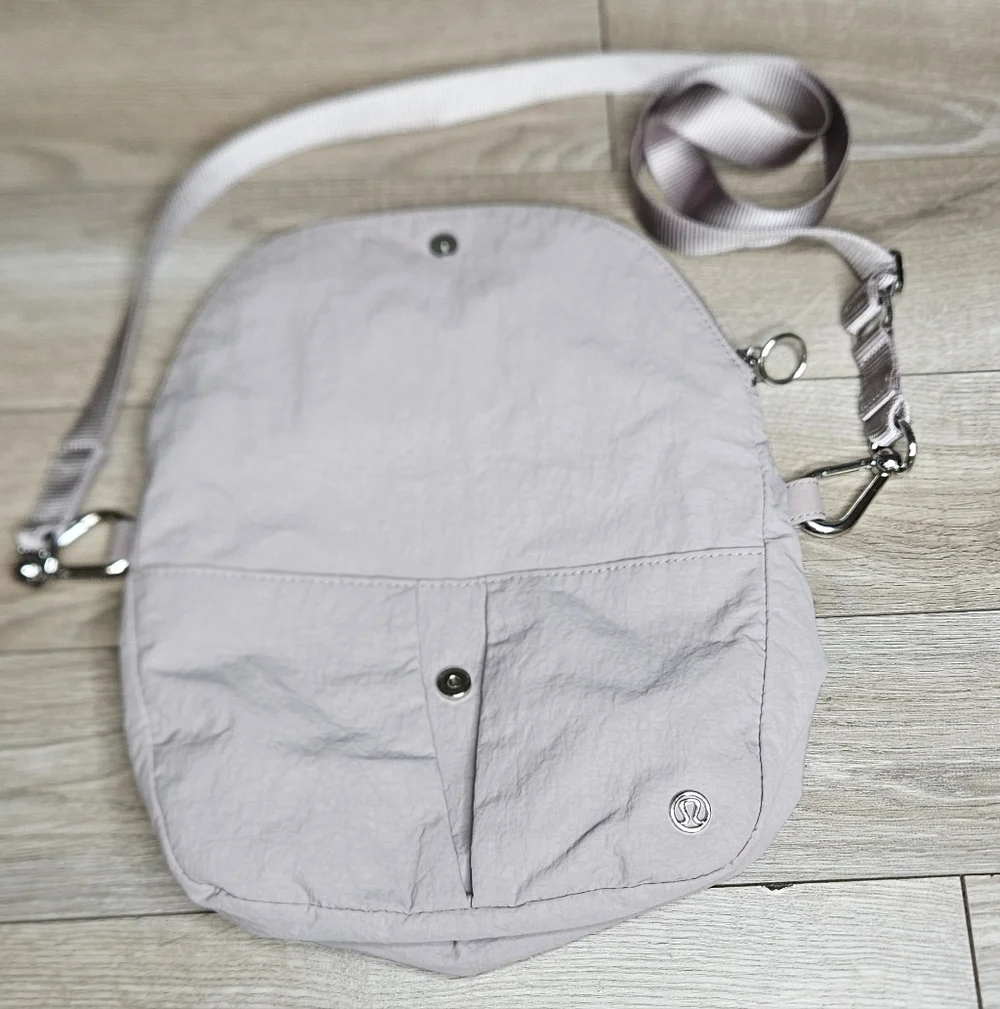 LULULEMON Cross-body Festival Bag OFFERS WELCOME! - Picture 2 of 6